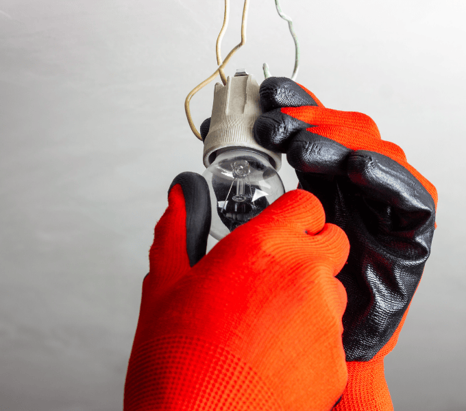 Dépannage électrique à Dax pour remplacement d’ampoule et réparation d’éclairage