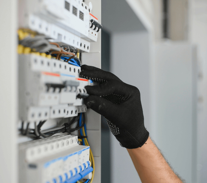 Dépannage électrique dans les Landes avec intervention sur tableau électrique par un professionnel